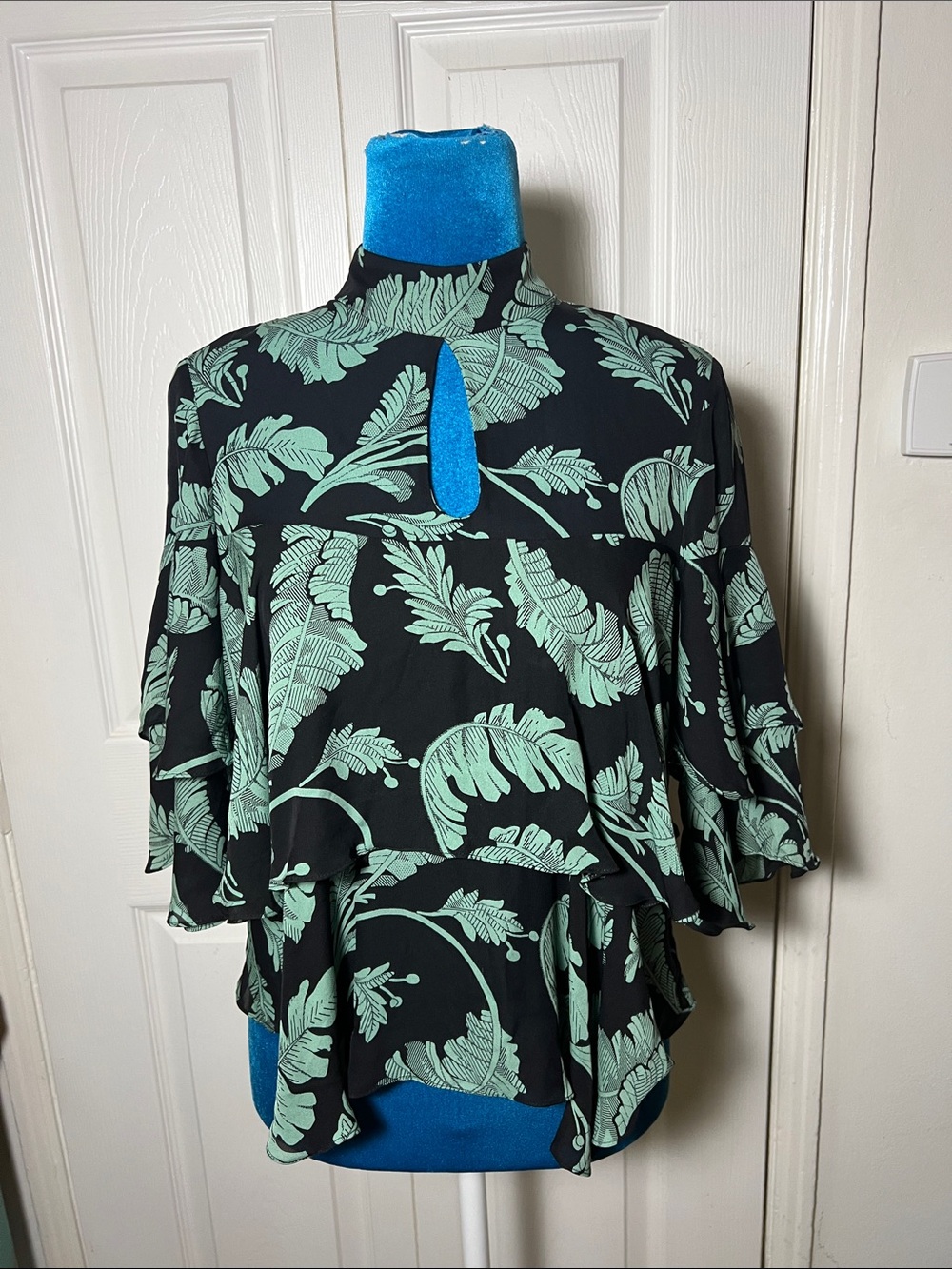Cinq a sept Silk Blouse Women’s Small